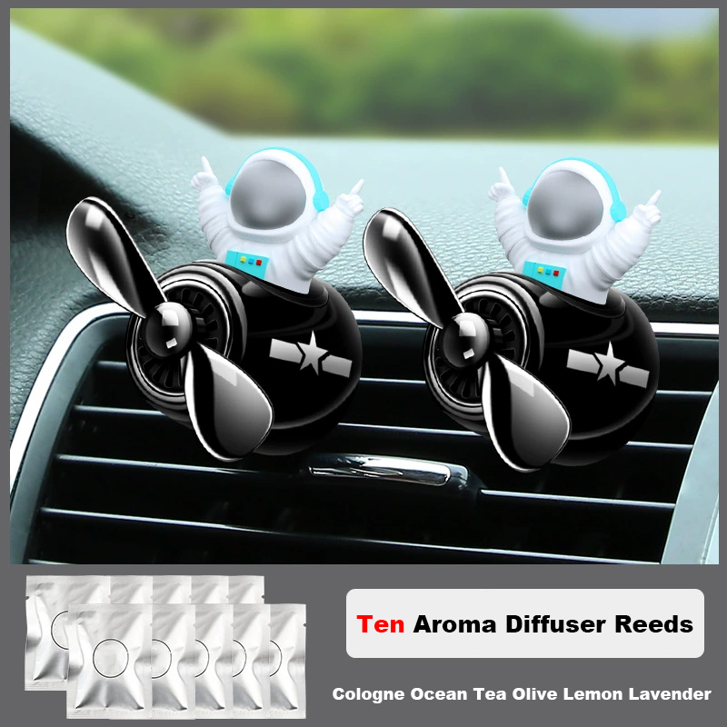 Car air vent clip with astronaut - shaped perfume holder, an air - conditioner - mounted decorative and fragrant accessory for cars